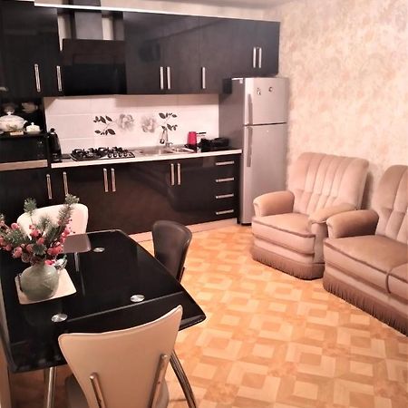 Izi'S Cozy Apartment كوتايسي المظهر الخارجي الصورة