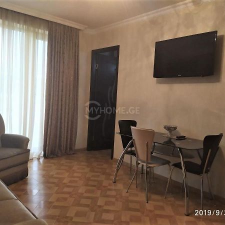 Izi'S Cozy Apartment كوتايسي المظهر الخارجي الصورة